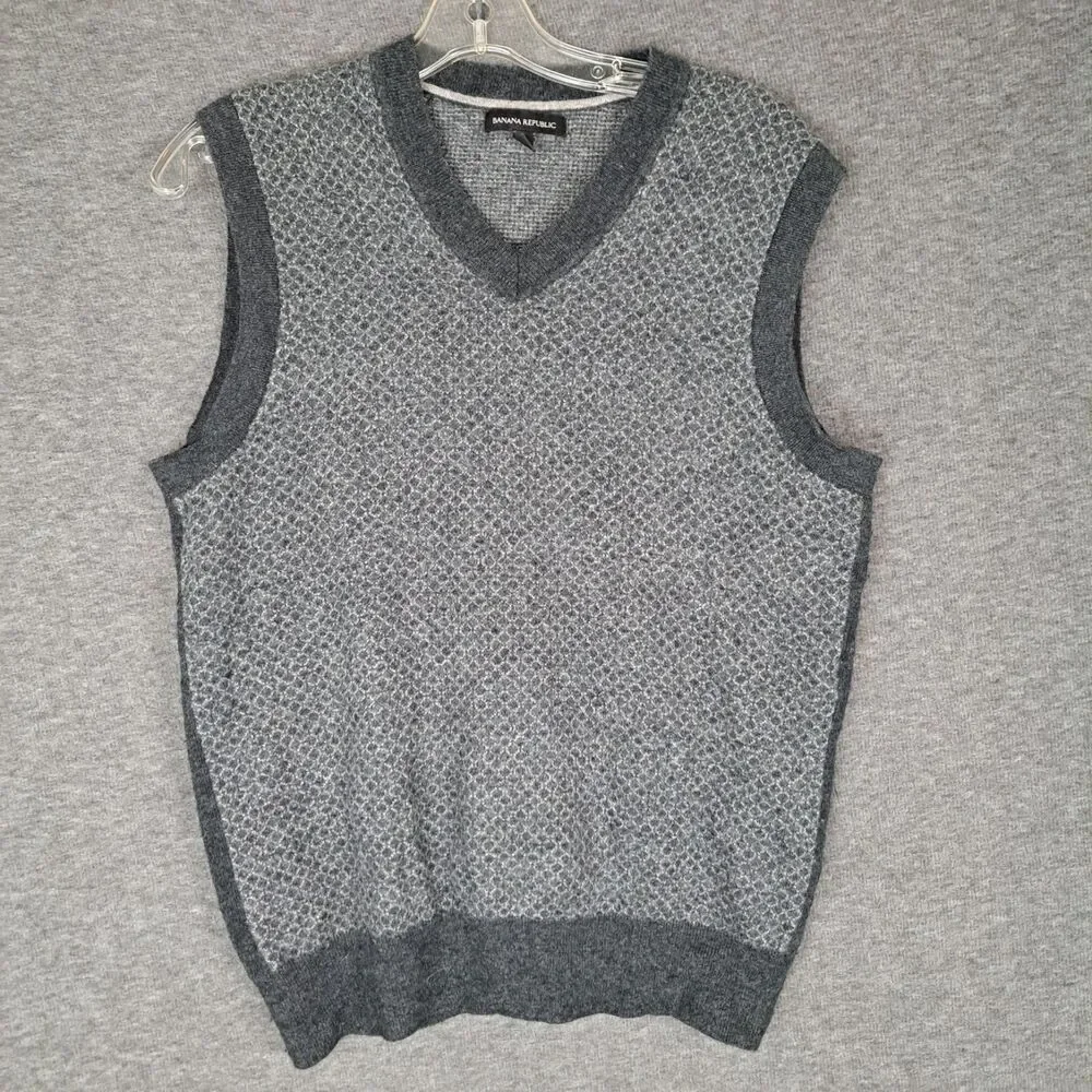 Banana Republic Sweater Vest Mens M Gray Wool Blend Diamond VNeck Knit Pullover